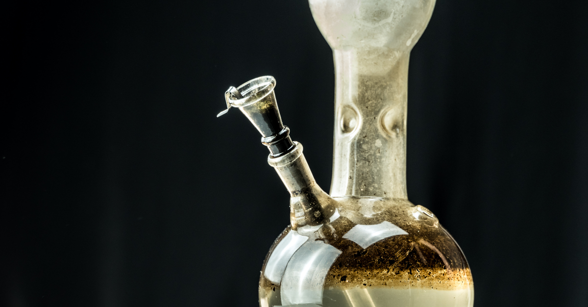 Kæledyr dosis modul How to Clean A Bong in 11 Simple Steps | EarthMed